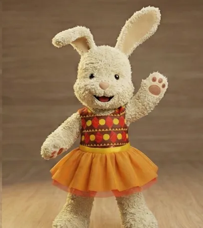 Nana welcoming families into NoobiKids